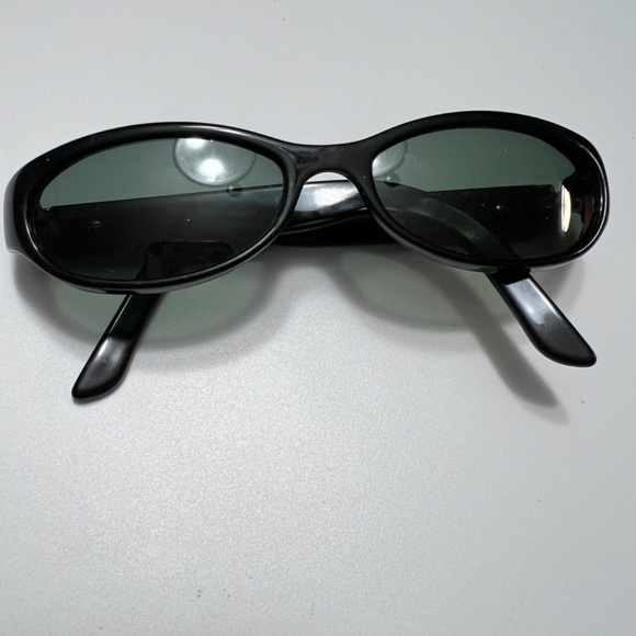 Gucci Vintage Black GG2504/S Rimmed Oval Sunglasses main image 5